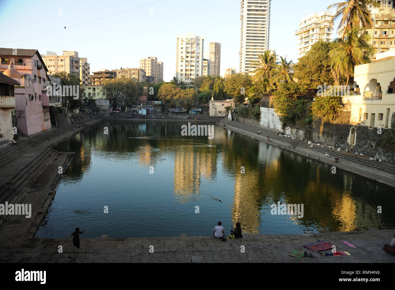 Réservoir d'eau, Walkeshwar Banganga, Mumbai, Maharashtra, Inde, Asie Banque D'Images