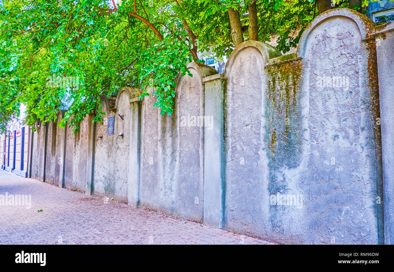 Cracovie, Pologne - 21 juin 2018 : Le fragment conservé du mur, entourant ghetto de Cracovie dans le quartier Podgorze, situé dans la rue Lwowska, sur June Banque D'Images