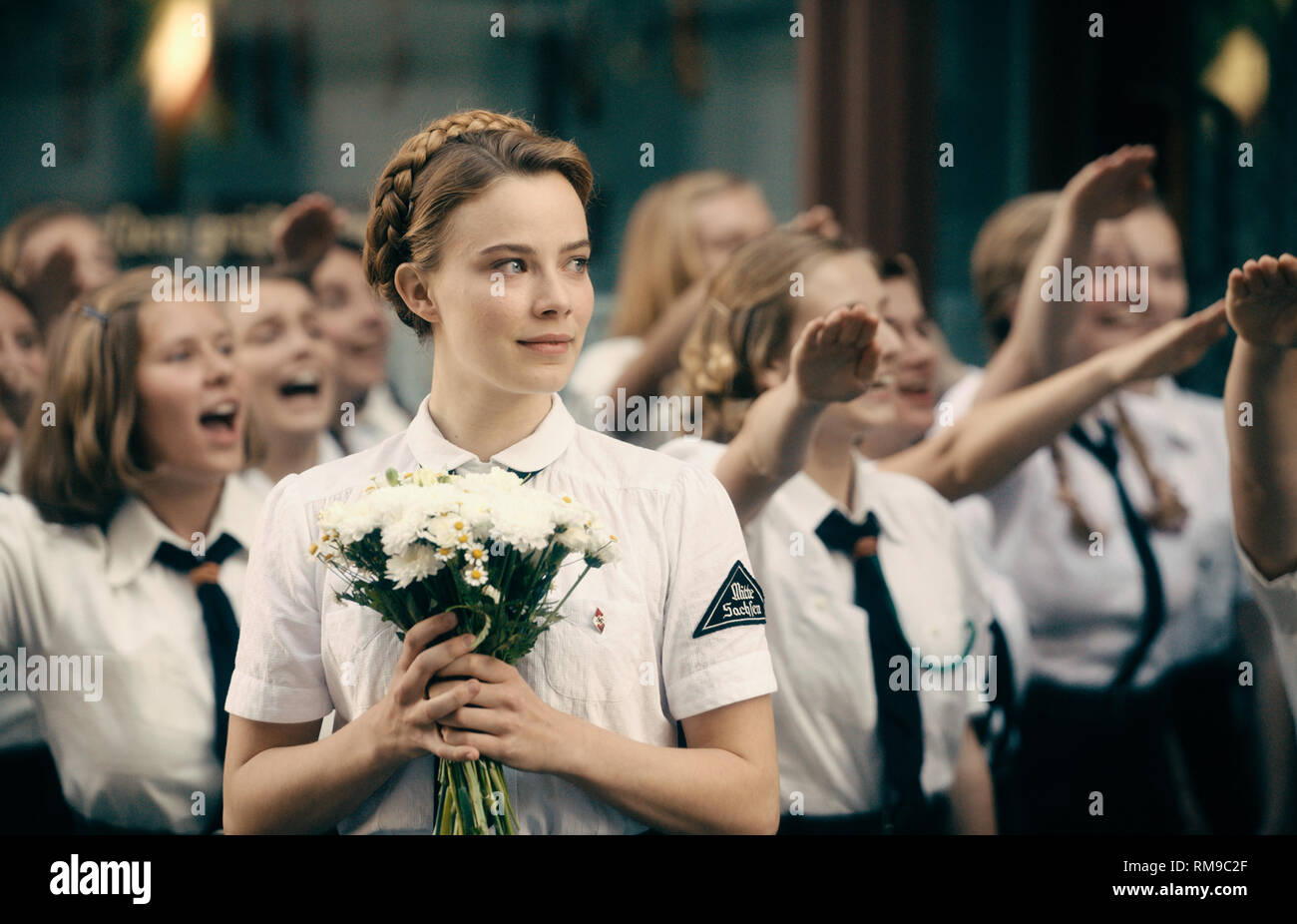 DATE DE SORTIE : Février 10, 2019 Title : Ne jamais regarder ailleurs STUDIO : Sony Pictures Classics Réalisateur : Florian Henckel von Donnersmarck PLOT : l'artiste allemand Kurt Barnert a échappé à l'Allemagne de l'Est et vit maintenant dans l'Allemagne de l'Ouest, mais il est tourmenté par son enfance sous le régime nazi et le régime de la RDA. Avec : SASKIA ROSENDAHL comme Elisabeth Mai. (Crédit Image : © Sony Pictures Classics/photos) Banque D'Images