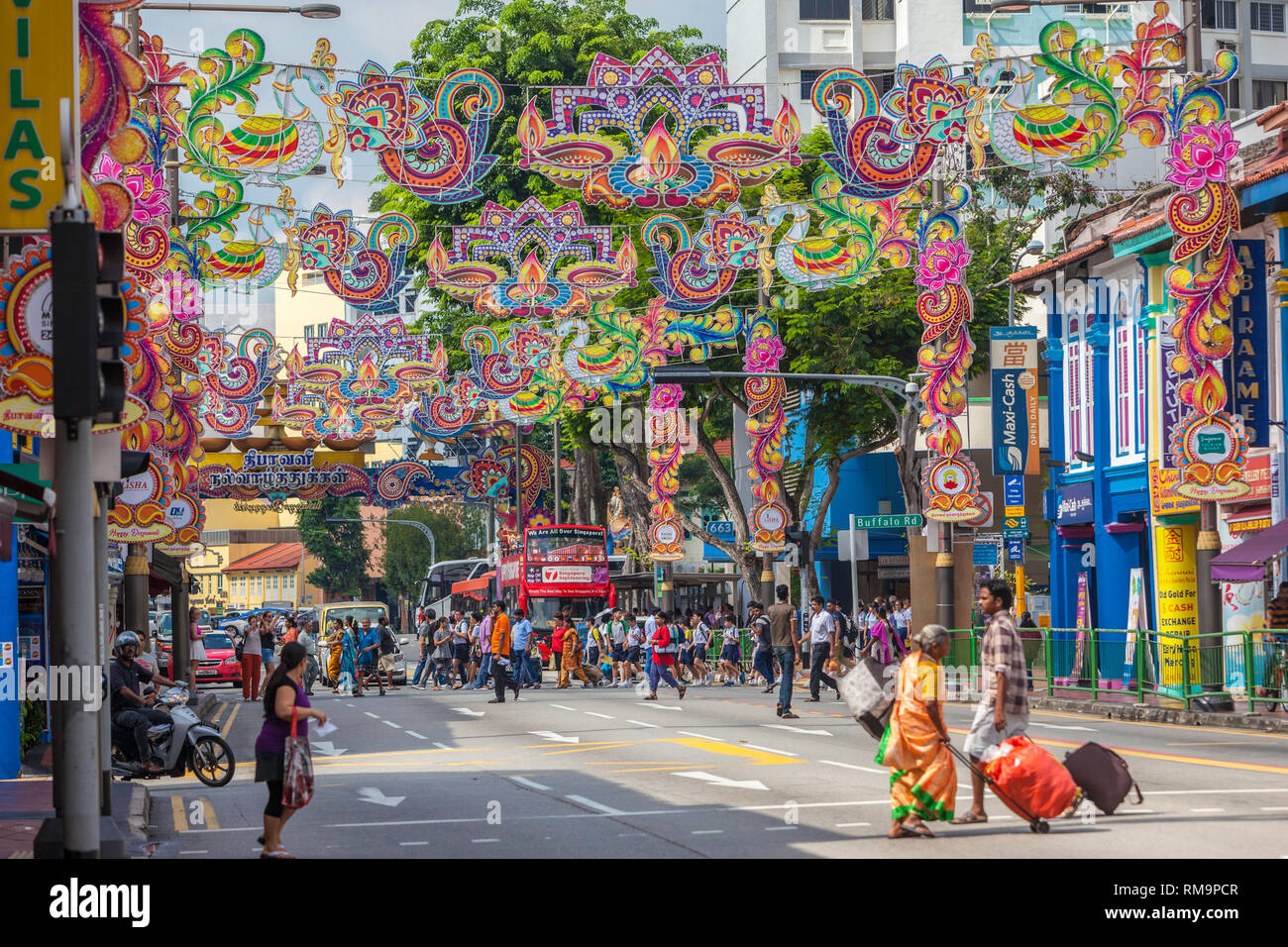 Le Diwali ou Deepavali décorations dans Serangoon Road, Little India, à Singapour. Banque D'Images