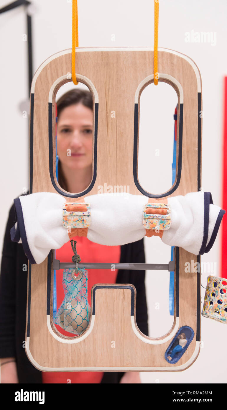 RA, Londres, Royaume-Uni. 14 Février, 2019. Exposition des projets provisoires des primes dans le nouveau studio de Weston et le McAulay Gallery à la Royal Academy of Arts, aperçu des étudiants du Royaume-Uni l'école d'art le plus ancien. Image : Amanda Kyritsopoulou. À partir de l'équilibre entre le travail et la série, 2019. Credit : Malcolm Park/Alamy Live News. Banque D'Images