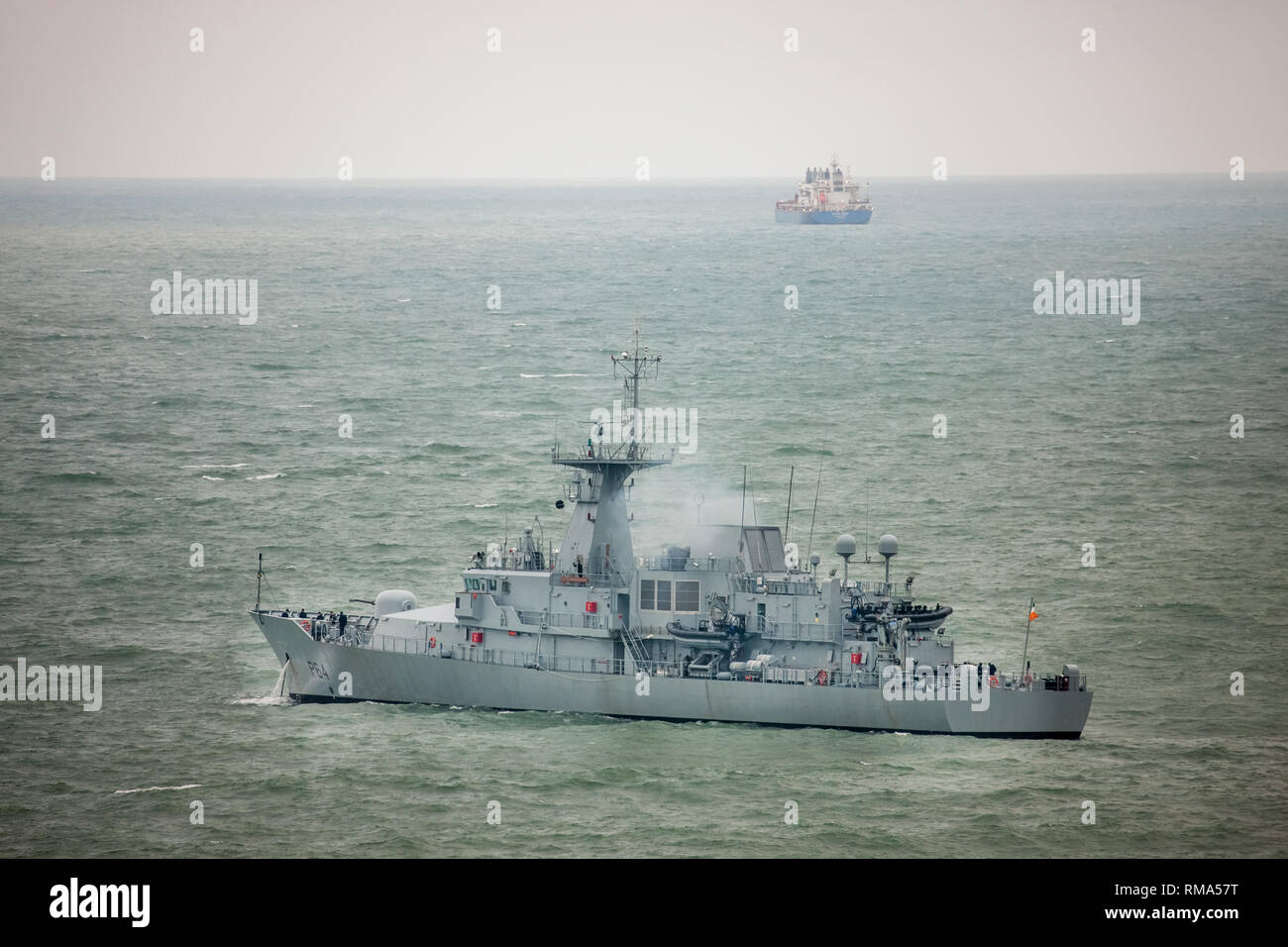 Churchbay, co Cork, Irlande. Feb 14, 2019. Nouveau patrouilleur naval irlandais George Bernard Shaw l'objet lé les essais en mer avant d'être mis en service au large de la côte à Churchbay, Co. Cok. L'Irlande. Crédit : David Creedon/Alamy Live News Banque D'Images