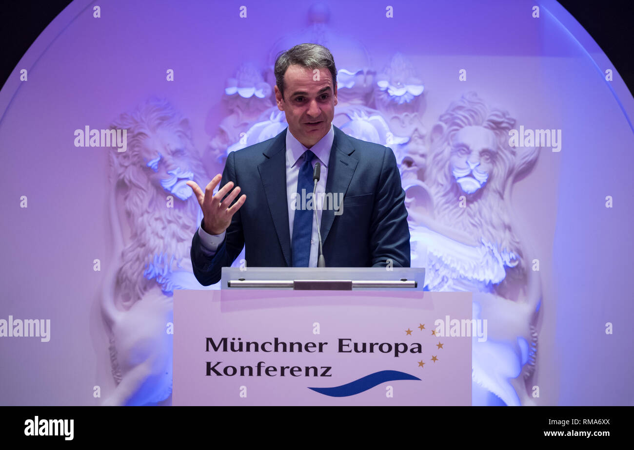 14 février 2019, Bavaria, Munich : Kyriakos Mitsotakis, président du parti d'opposition en Grèce Nea Dimokratia (ND), prend la parole à la Conférence de l'Europe de Munich. La Conférence européenne de Munich, présidé par l'ancien ministre fédéral des Finances Waigel, vise à contribuer à l'intégration politique d'une Europe démocratique de la diversité. Photo : Sven Hoppe/dpa Banque D'Images