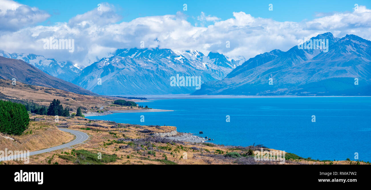Le Lac Pukaki, Nouvelle-Zélande - Vue en direction nord vers le Mont Cook. Banque D'Images