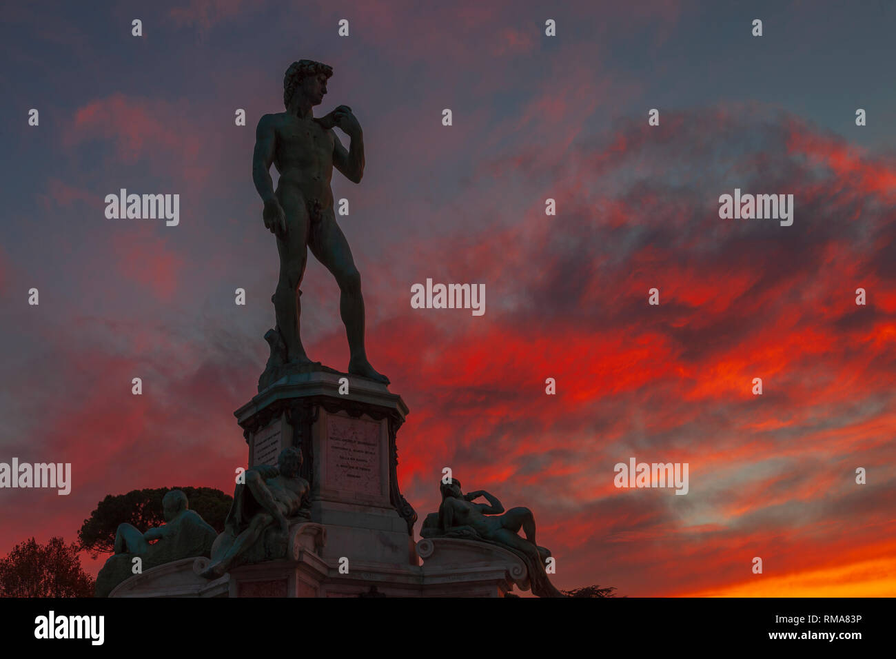 Prise de vue de nuit. Garibaldi Square.Florence, Italie. Banque D'Images