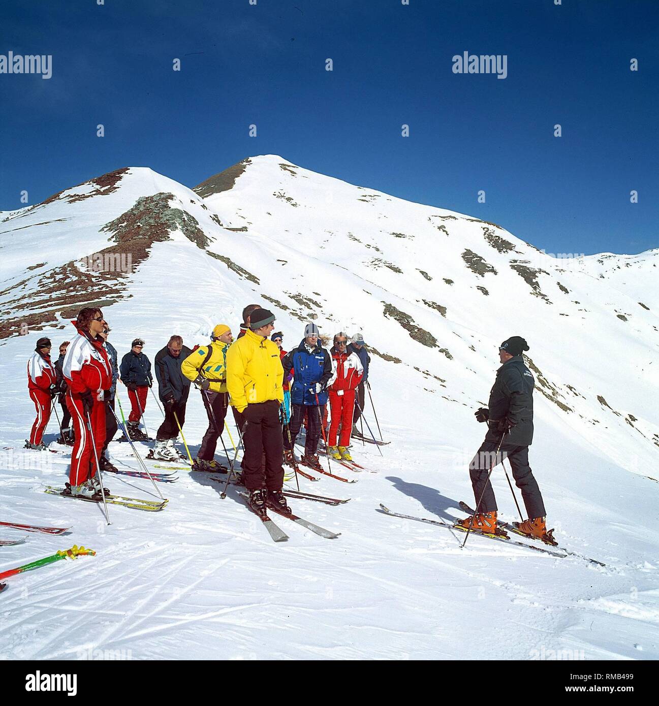 Groupe d'une école de ski à l'Horbergjoch au Tuxertal. Banque D'Images