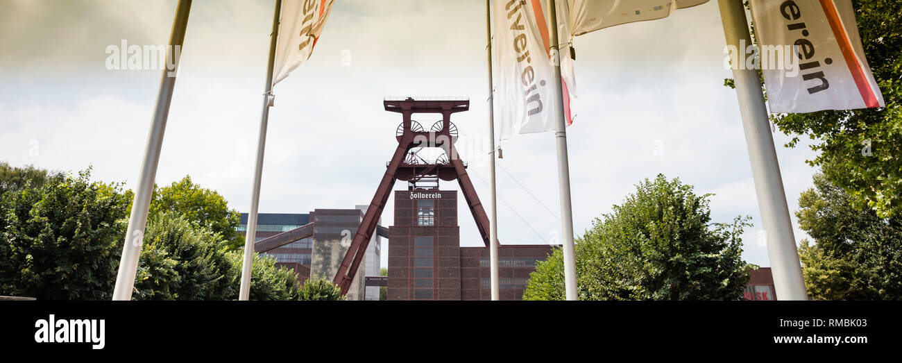 La mine Zollverein XII de l'arbre d'un chevalement, Essen, Ruhr, Rhénanie du Nord-Westphalie, Allemagne, Europe, Banque D'Images