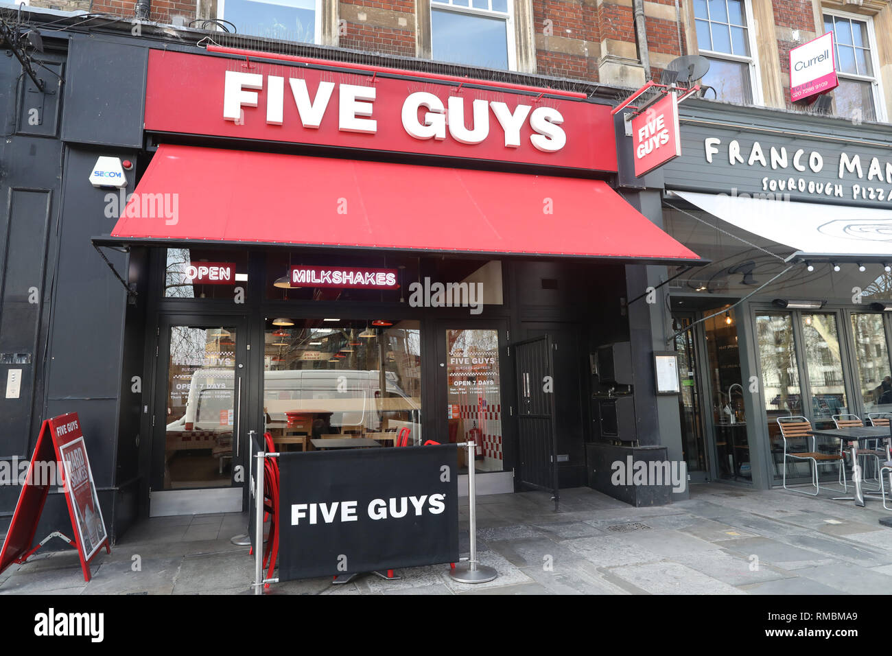 Le restaurant Five Guys photo par Gavin Rodgers/ Pixel8000 Banque D'Images