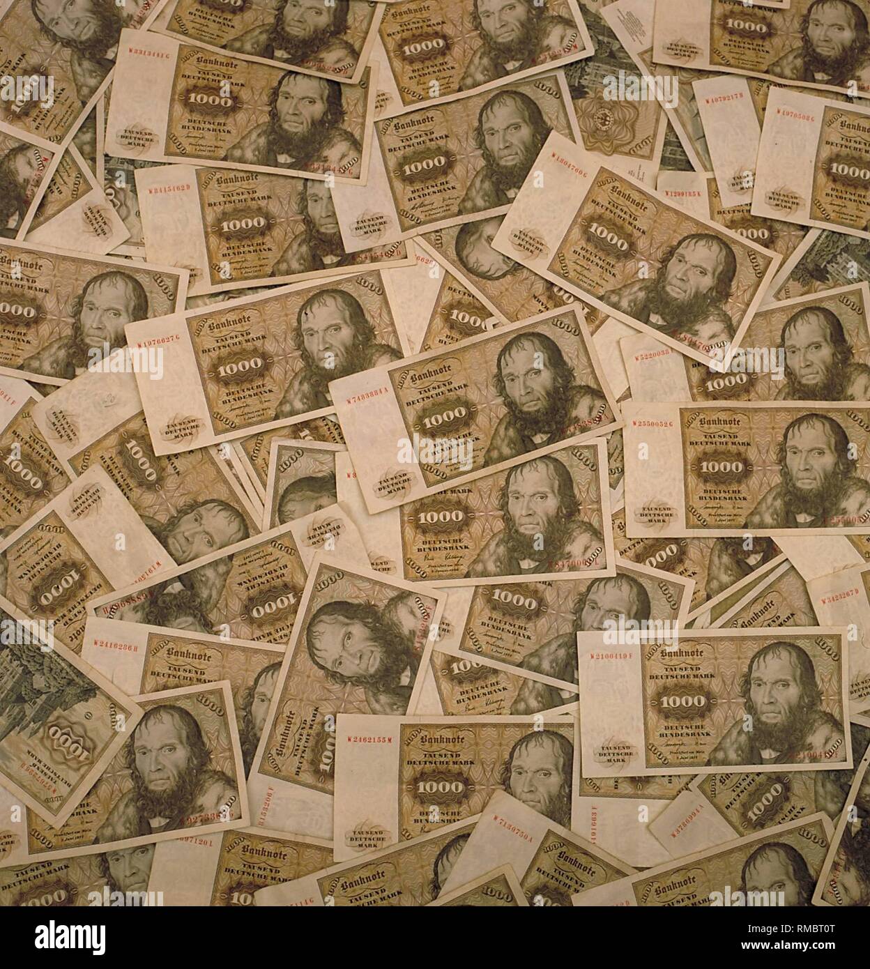 Ancienne Monnaie : mark allemand, DM 1000 billets. Une unité de devise en Allemagne qui a été introduit, dans le cadre de la réforme monétaire, le 20.06.1948 et servi comme monnaie officielle jusqu'au 31.12.2001, il a ensuite été remplacé par l'euro le 1er janvier 2002. Banque D'Images