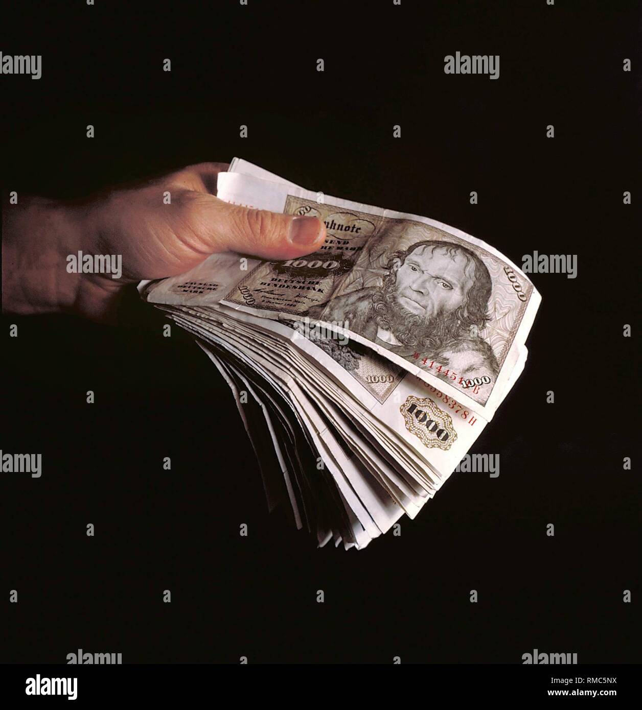 Ancienne Monnaie : mark allemand, DM 1000 billets. Une unité de devise en Allemagne qui a été introduit, dans le cadre de la réforme monétaire, le 20.06.1948 et servi comme monnaie officielle jusqu'au 31.12.2001, il a ensuite été remplacé par l'euro le 1er janvier 2002. Banque D'Images