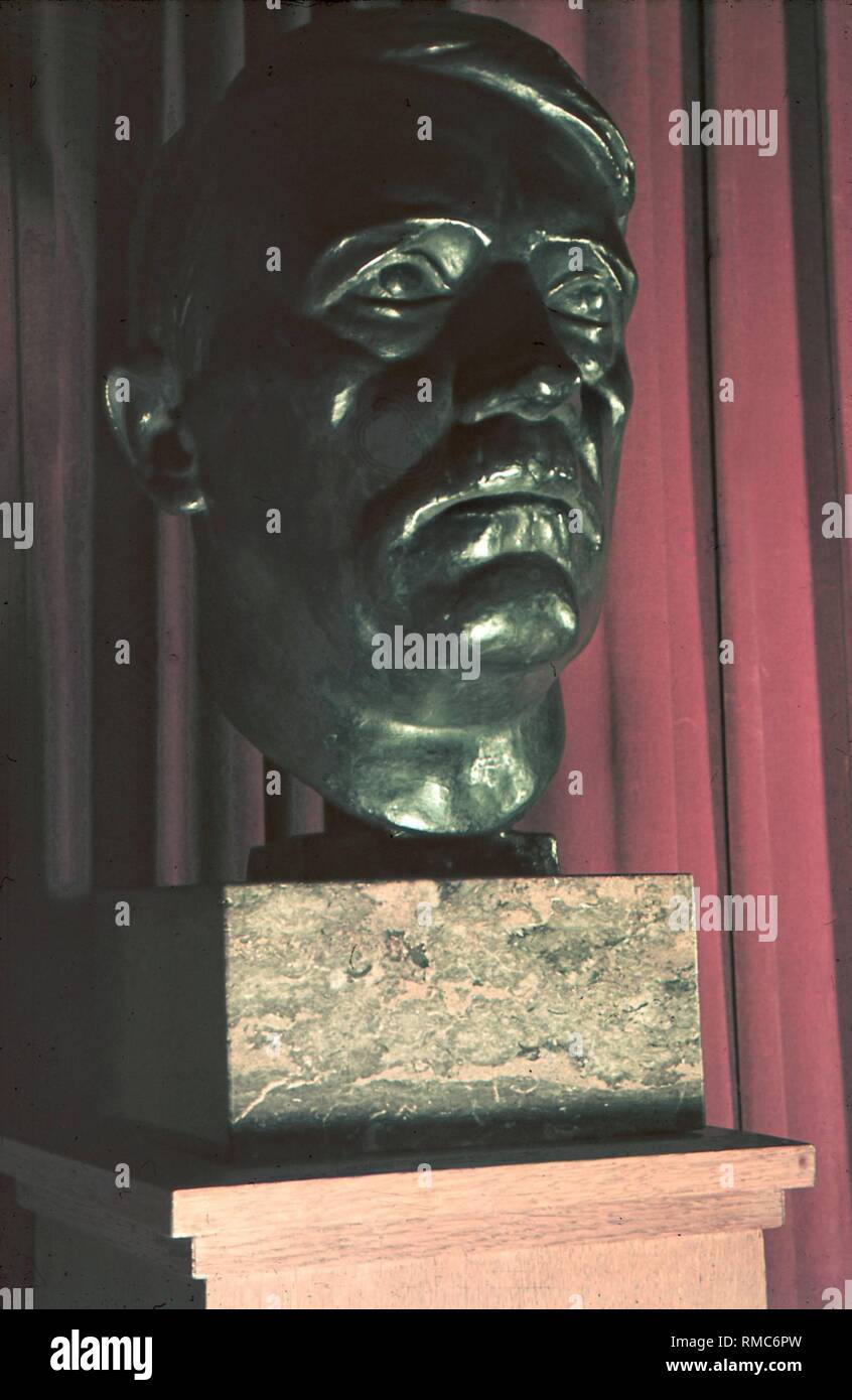 Un buste d'Adolf Hitler dans une exposition à la Haus der Kunst de Munich. Banque D'Images