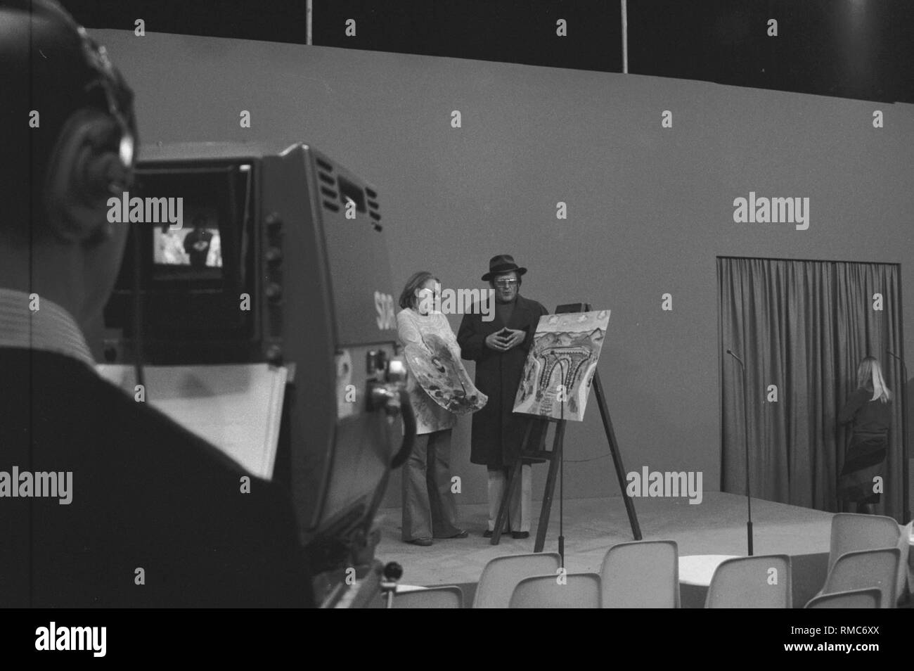 Ursula Noack et Dieter Hildebrandt dans le spectacle du Nouvel An de la Münchener Lach- und Schiessgesellschaft sur ARD. Banque D'Images