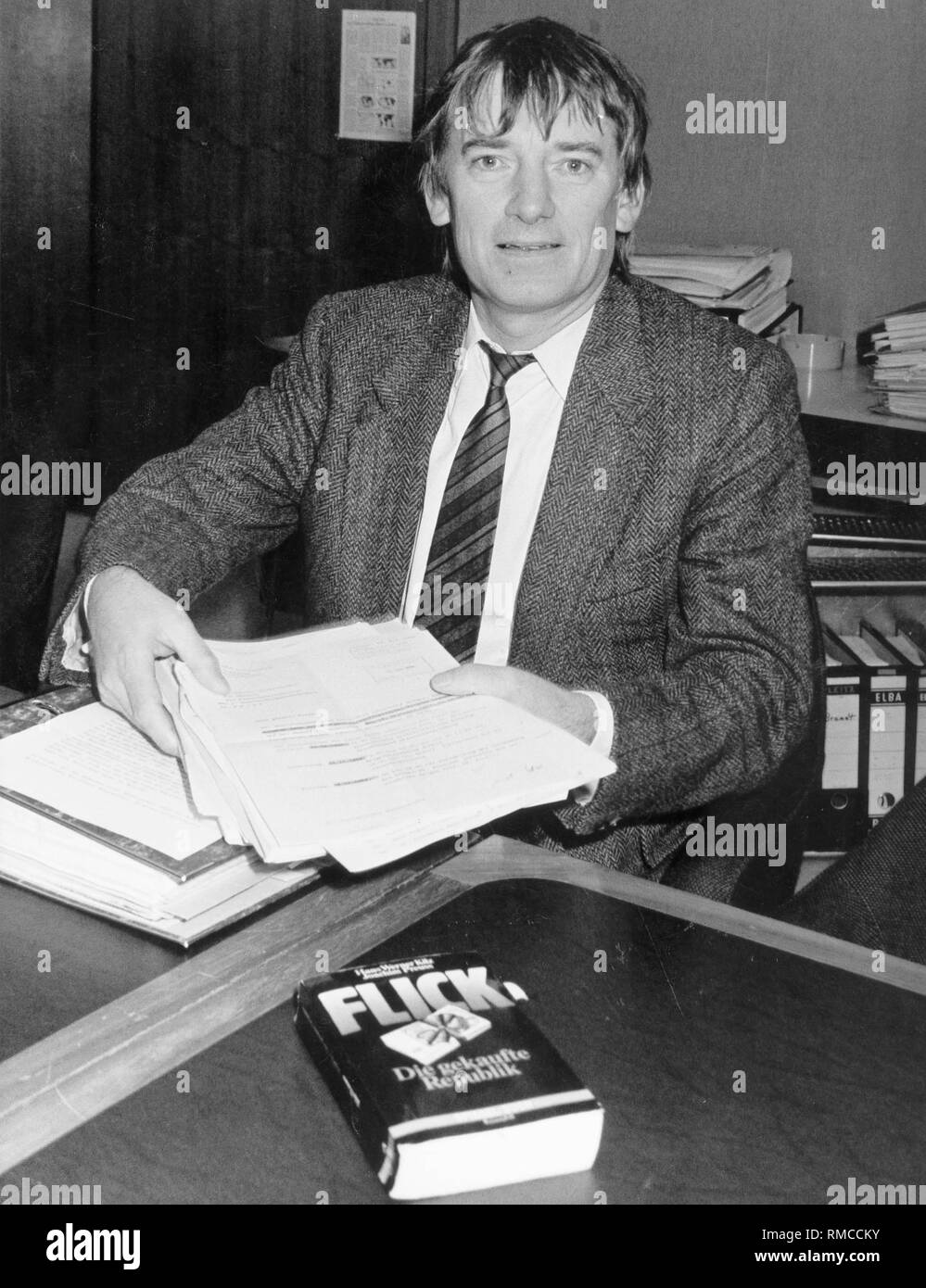 Otto Schily en tant que membre de la commission d'enquête Flick. Banque D'Images