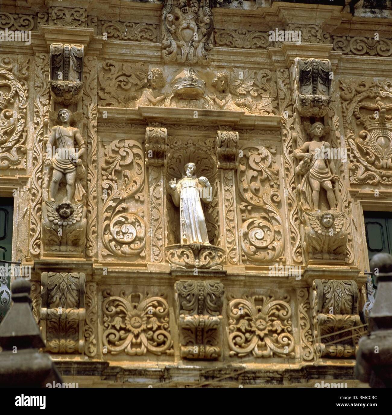 Vue partielle de la façade de l'Église du Tiers Ordre de Saint François à Salvador. Banque D'Images