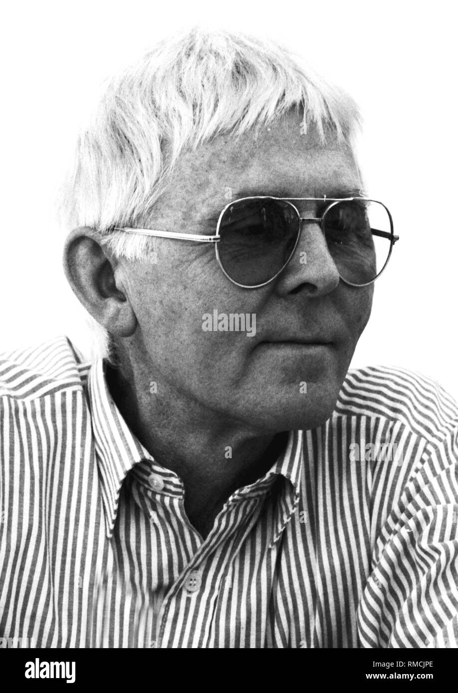 Benno Pludra (* 01.10.1925), écrivain et auteur de livre de jeunesse la plus réussie de la RDA. 1966 et 1981, lauréat du Prix National de la RDA. Portrait photo à un book bazaar le 1er mai 1990, en face de l'Université Humboldt de Berlin. Banque D'Images