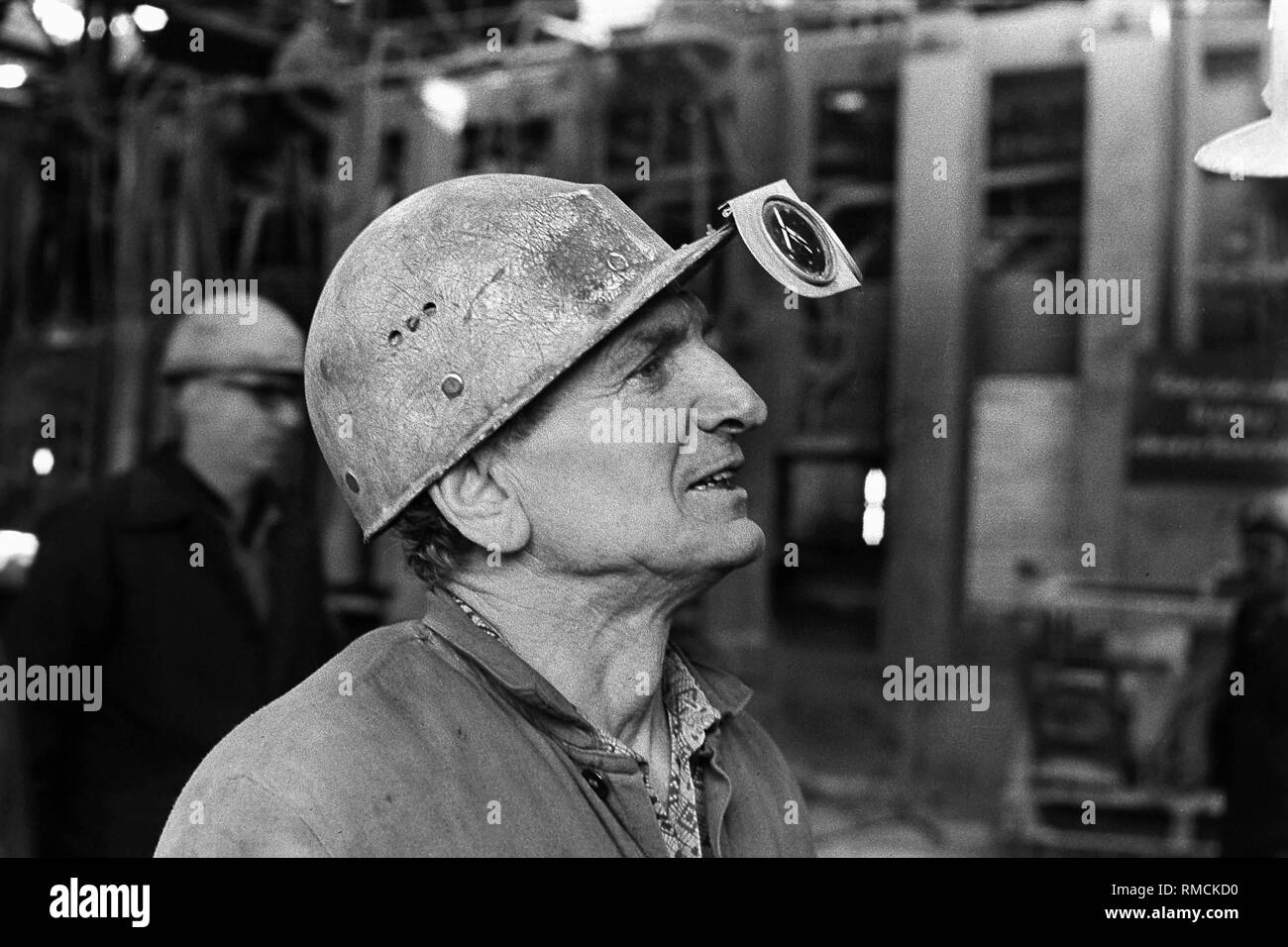 Les travailleurs de l'usine sidérurgique de Riesa. Banque D'Images