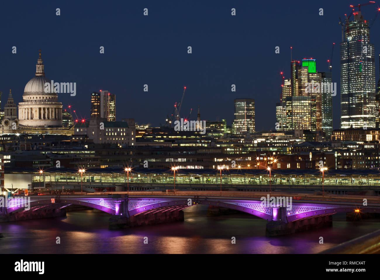 Paysage urbain de Londres by night - Quartier des Finances Banque D'Images