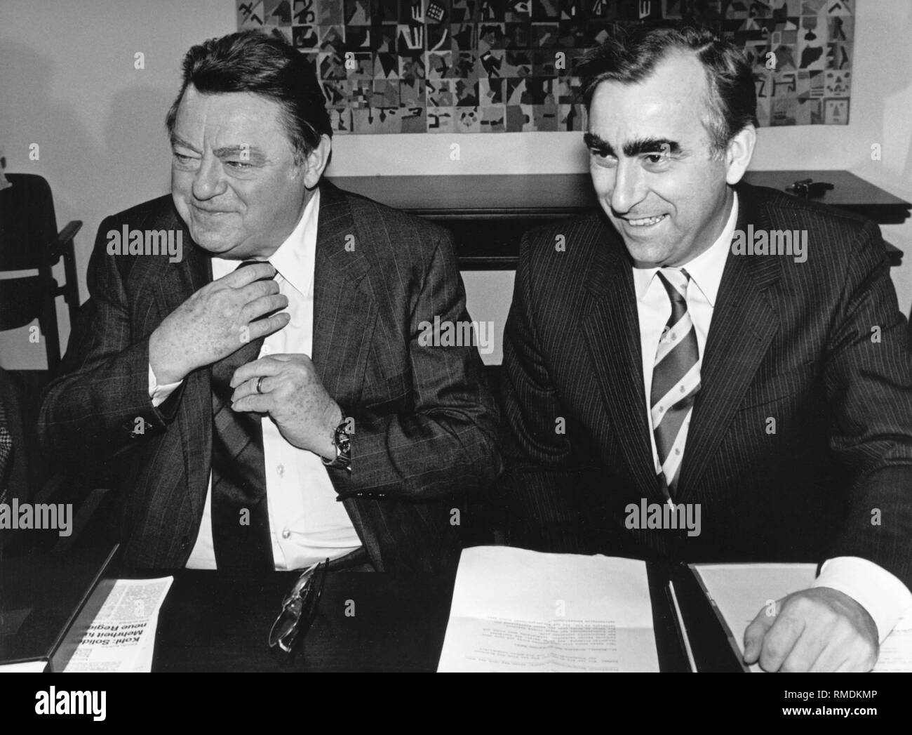 Le ministre bavarois Président et président de la CSU Franz Josef Strauss (à gauche) et le président de la faction régional CSU au Bundestag, Theo Waigel. Banque D'Images