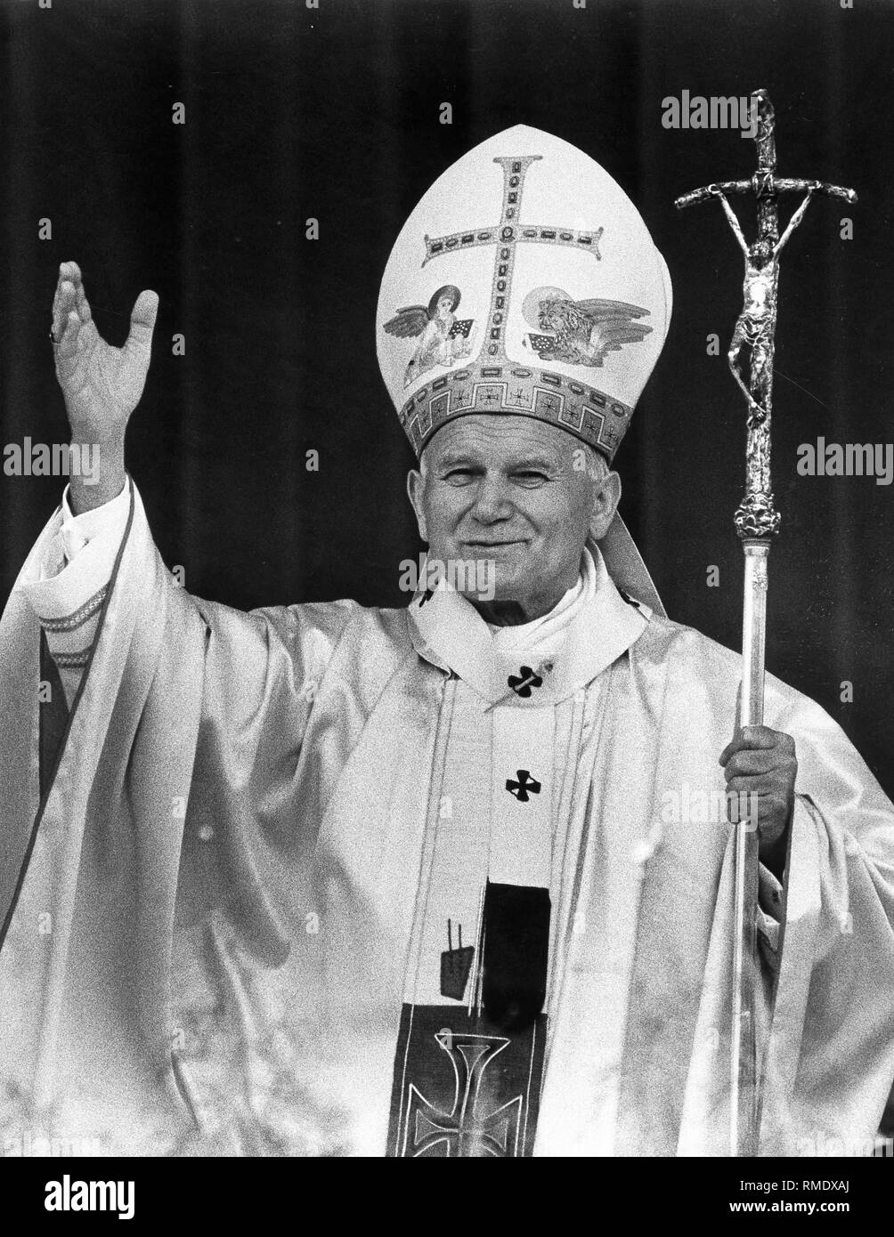 Le Pape Jean Paul II en full regalia. Banque D'Images