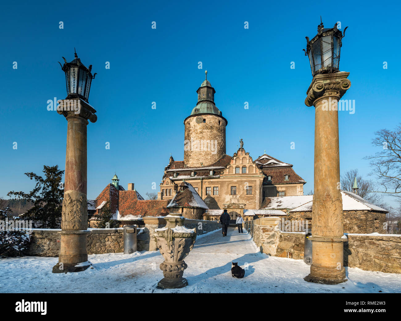 Château Czocha, 14e siècle, reconstruit au début du xxe siècle, l'hotel, en hiver, près du village de Lesna, Basse Silésie, Pologne Banque D'Images
