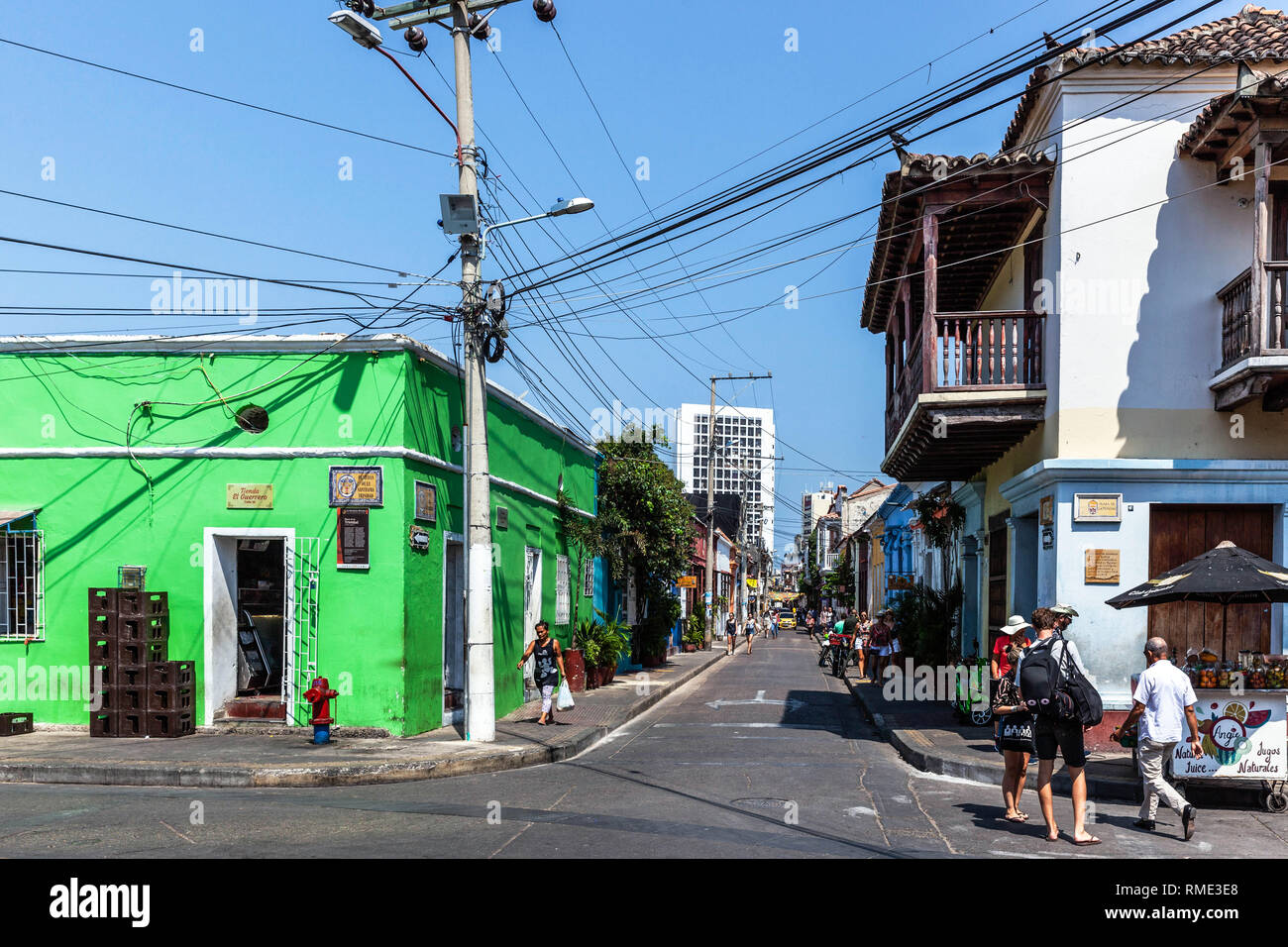 Angle de la Plazuela de la Santisima Trinidad de Calle del Guerrero, Barrio Getsemaní, Cartagena de Indias, Colombie. Banque D'Images