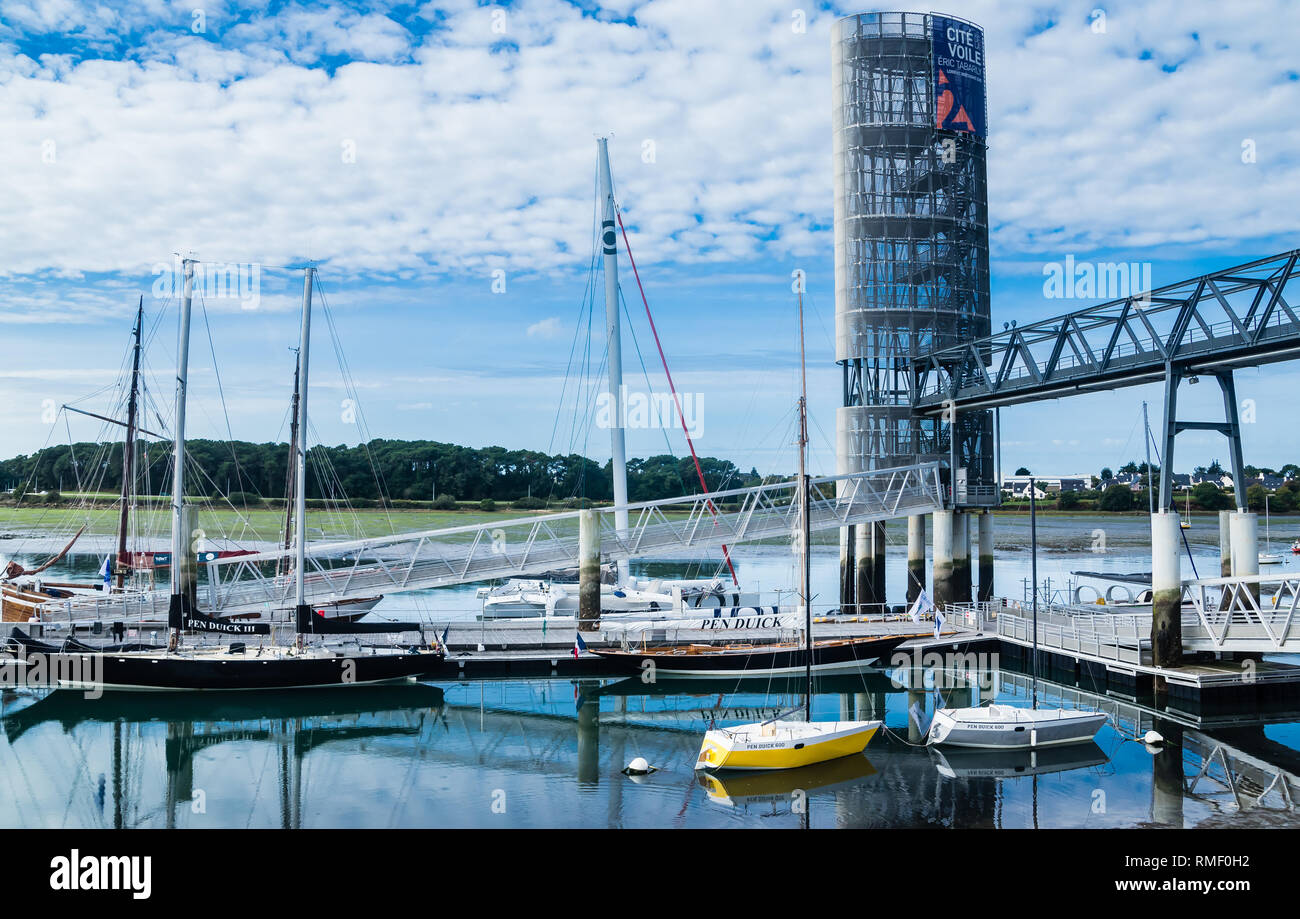 Cité de la voile Eric Tabarly,voile,ville le port de Lorient, Morbihan, Bretagne,Bretagne,France Banque D'Images