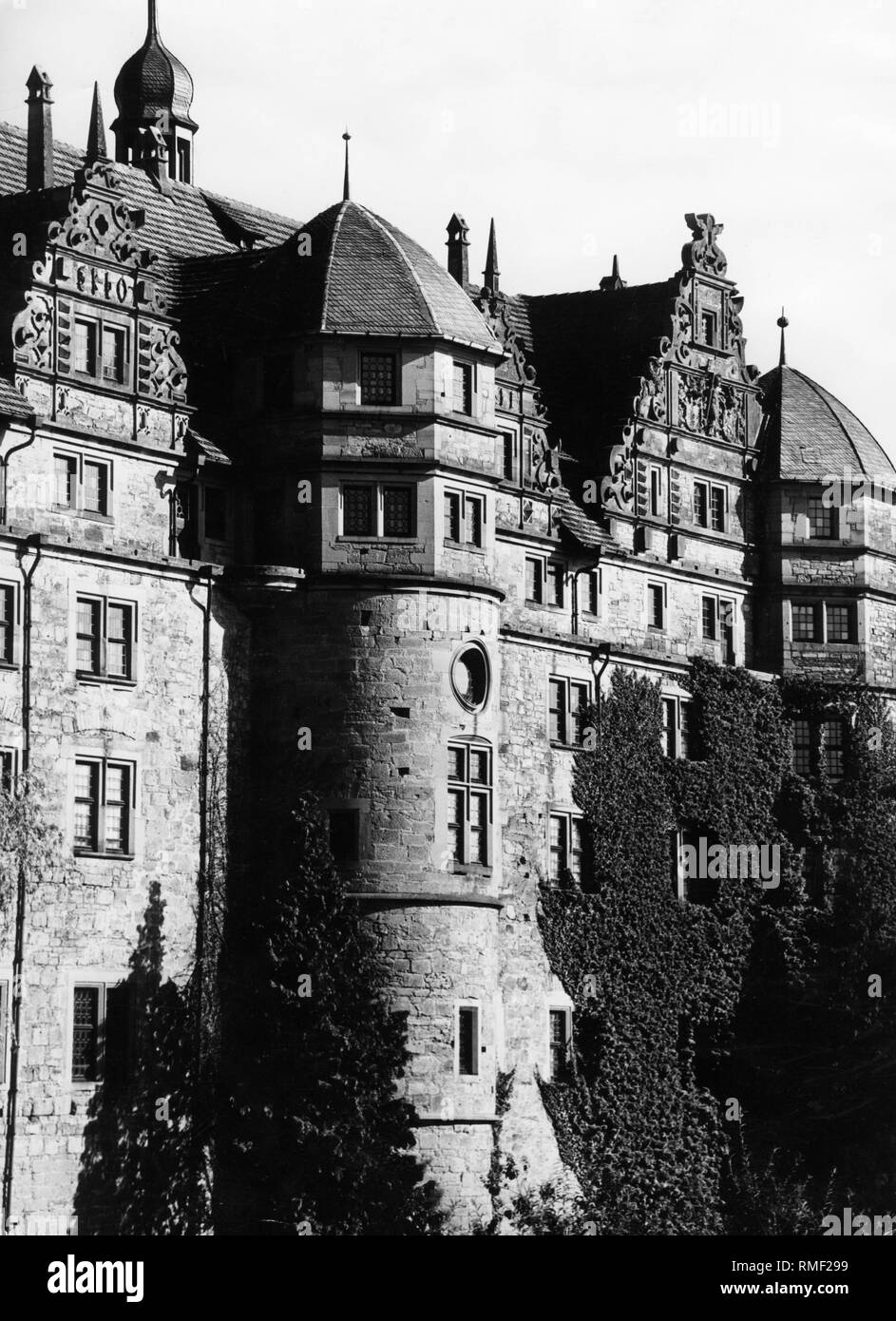 Le château renaissance de Ascheberg est recouverte de lierre. Photo non datée. Banque D'Images