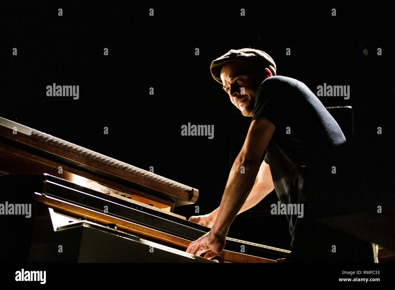 Copenhague, Danemark. Feb 14, 2019. Danemark, copenhague - le 14 février 2019. Le musicien Allemand, pianiste et compositeur Nils Frahm effectue un concert live à KB Hallen à Copenhague. (Photo crédit : Gonzales Photo/Alamy Live News Banque D'Images