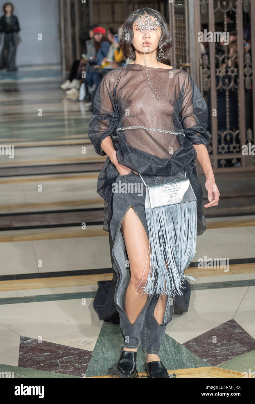 Londres, Royaume-Uni. 15 février 2019 Fashion Scount à Londres, Royaume-Uni. Fashion Week AW19 à la Freemasons Hall, Grand rue Queens, le Slovac Fashion Council présent desinger Silvia Zrebna Crédit : Ian Davidson/Alamy Live News Banque D'Images