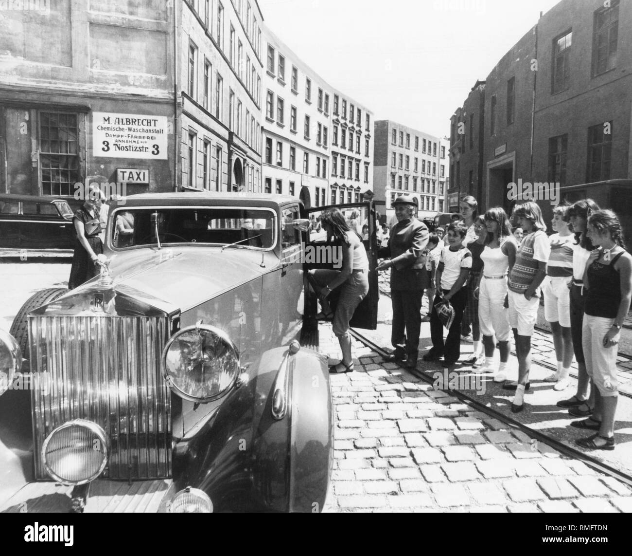 Les Studios Bavaria Filmstadt, la sur l'extrémité sud de Munich, présente 30 de ses plus belles voitures du film. Banque D'Images