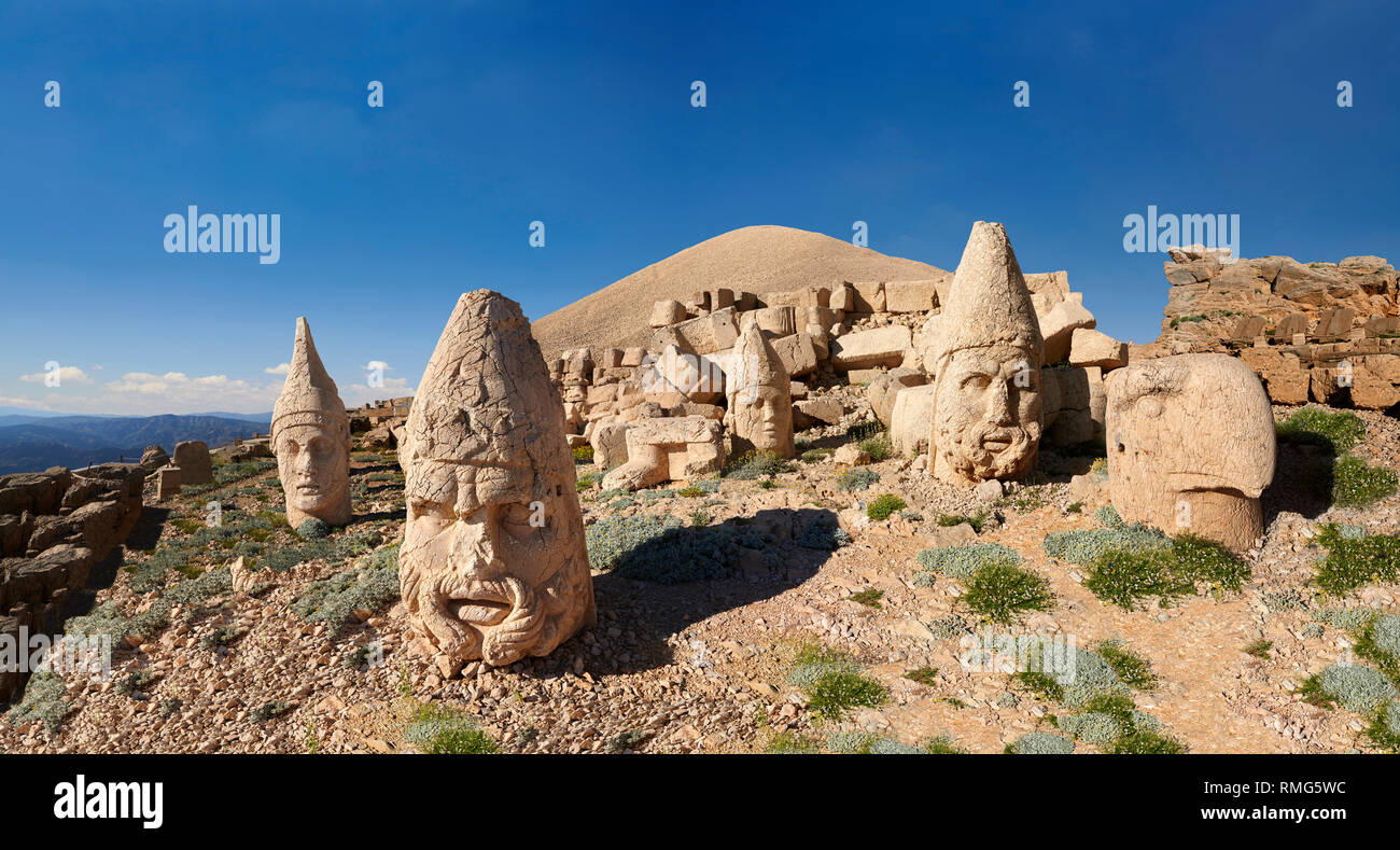 Tête de statue, de gauche, Antiochus, Commenge , Zeus, Apollon, Herekles & Eagle, terrasse ouest, le Mont Nemrut Dagi Nemrud ou sommet, près de Adıyaman, Turquie Banque D'Images