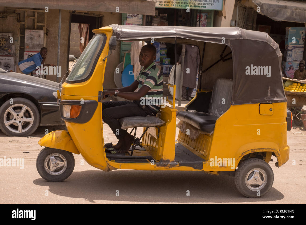 Tuk-tuk taxis moto à Maiduguri, une ville du nord du Nigeria. Banque D'Images