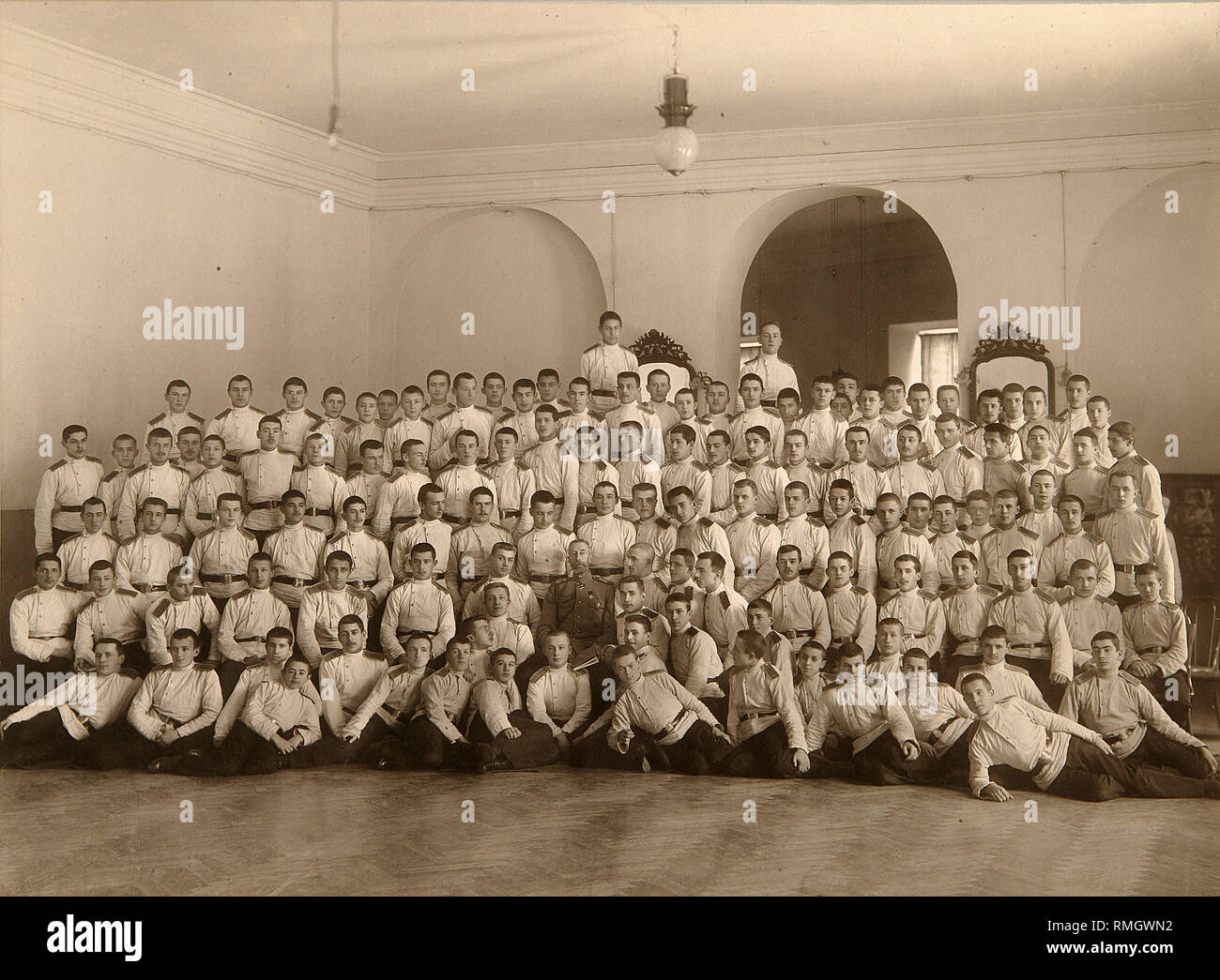 Le Grand-duc Konstantin Konstantinovitch de Russie dans le corps des cadets de Poltava. Photographie de la gélatine d'argent Banque D'Images