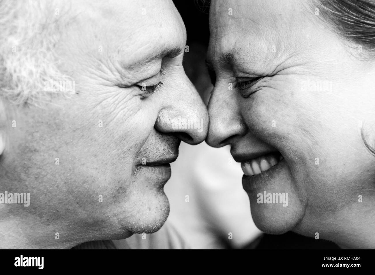 Vieux couple Banque d'images noir et blanc - Alamy