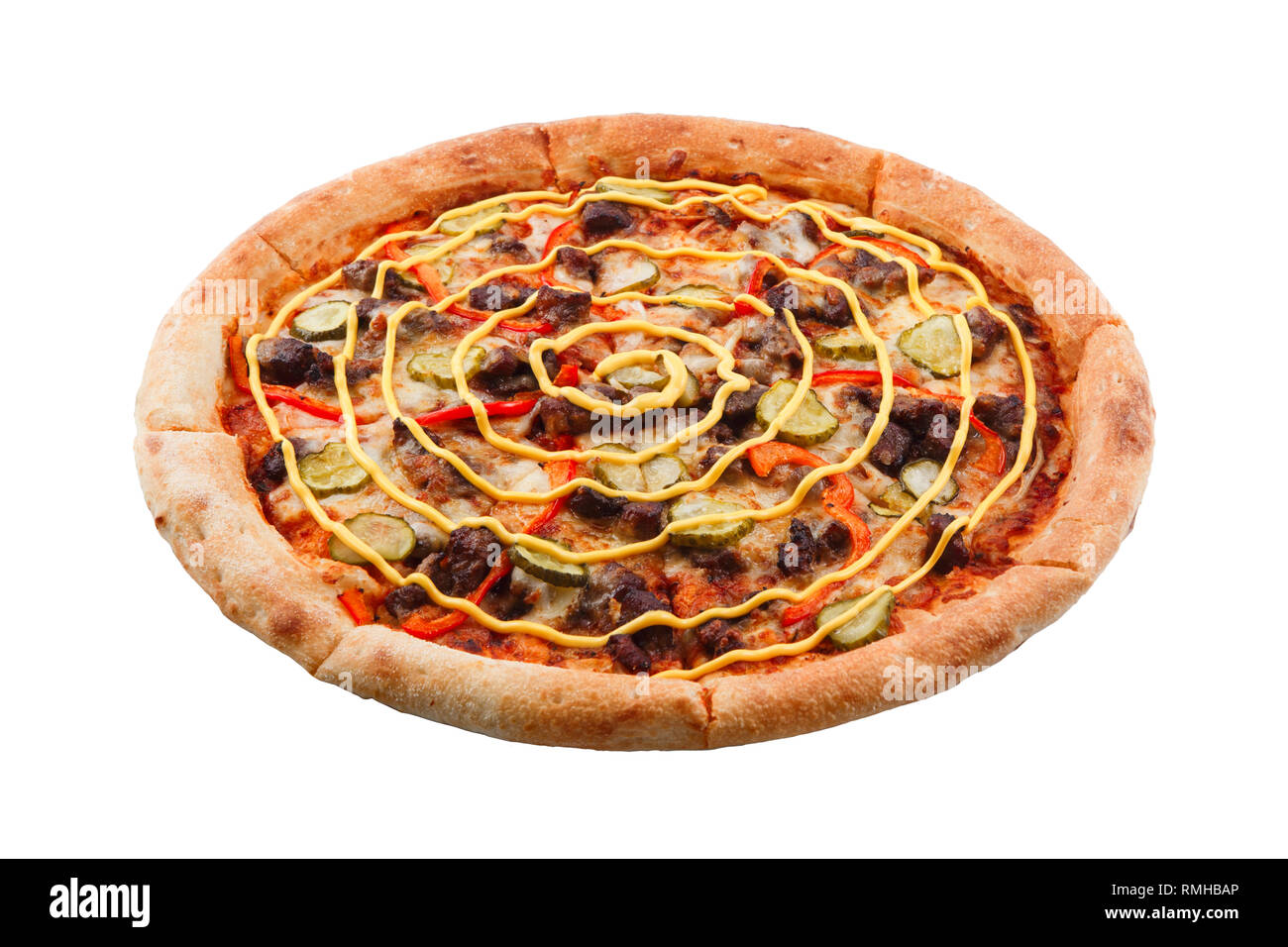 Pizza mexicaine Tradition avec le poivre, la viande bovine et des cornichons. Arrosée d'une sauce à l'ail. Banque D'Images