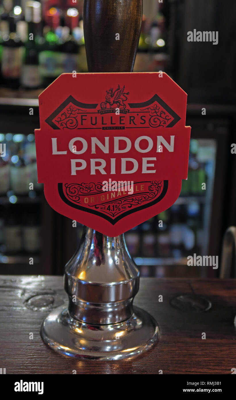 Pompe à main Fullers London Pride sur un bar / pub, Nord Ouest de l'Angleterre, mieux amer, CAMRA ale boisson alcoolisée, brassée à Chiswick, à l'ouest de Londres Banque D'Images