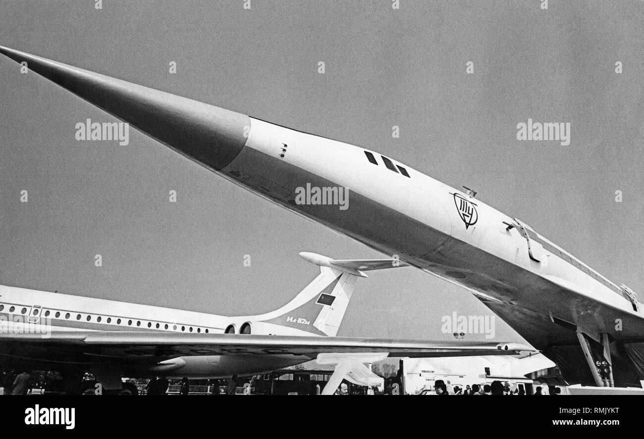 Supersonique soviétique Tupolev Tu-144 avion de passagers au cours de la German air show à l'aéroport Hannover-Langenhagen. Le Tu-144 fut le premier avion de ligne supersonique dans le monde. Banque D'Images