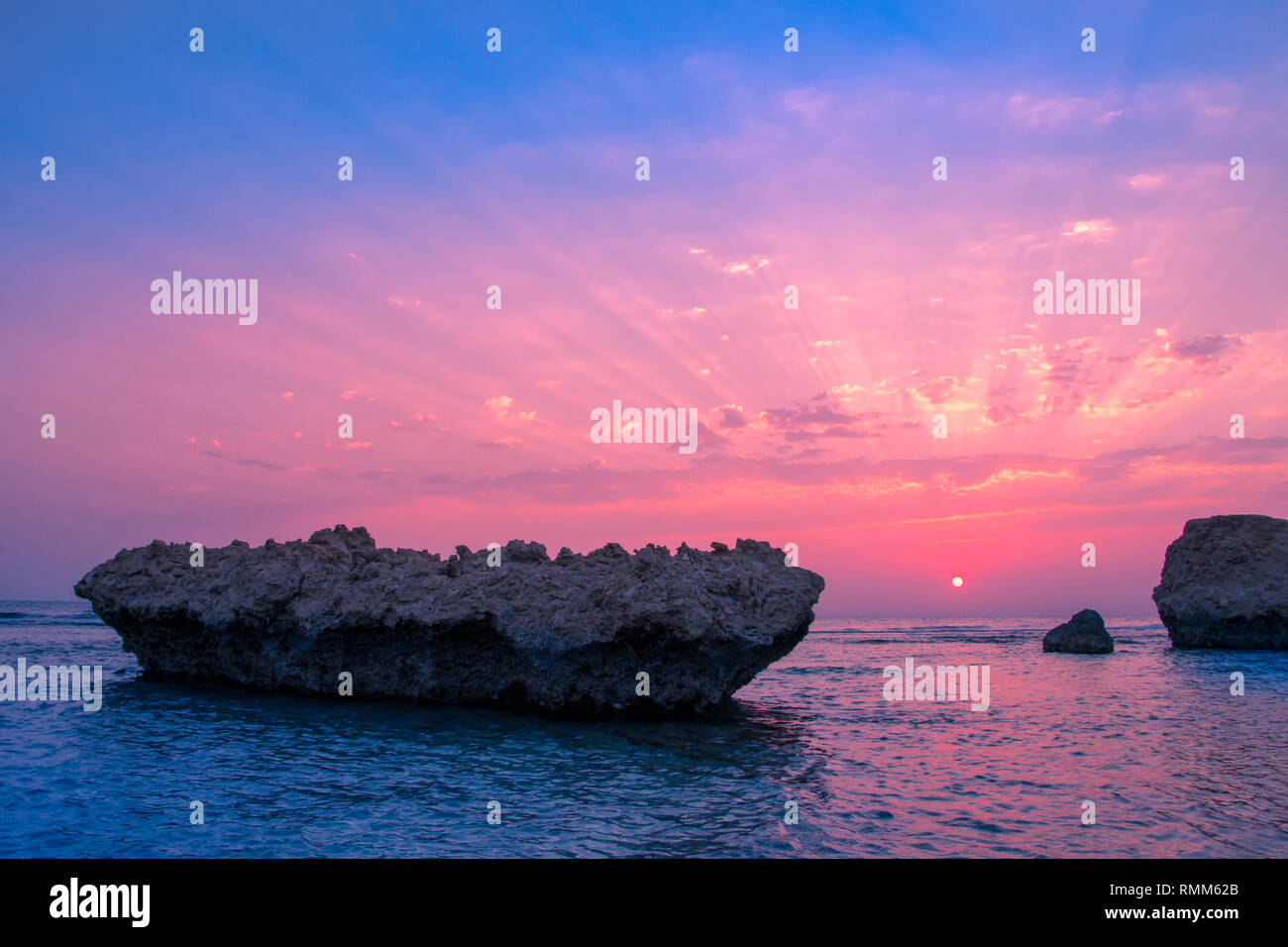 Lever et coucher du soleil de la côte de la mer Banque D'Images