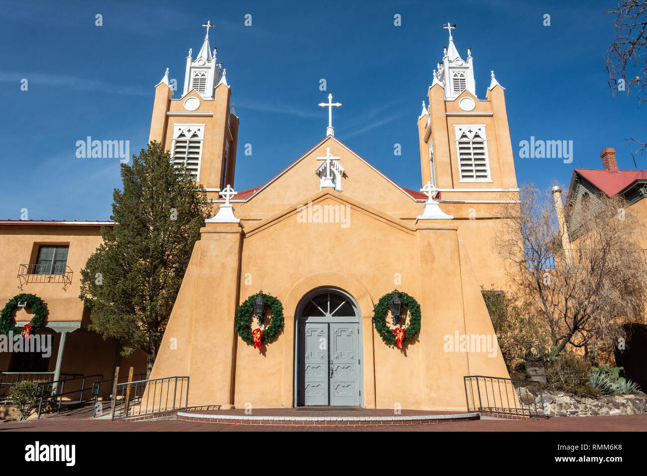 Albuquerque, Nouveau Mexique, Etats-Unis d'Amérique - 3 janvier 2017. Vue extérieure de l'église San Felipe de Neri, datant de 1793, à Albuquerque, NM. Banque D'Images