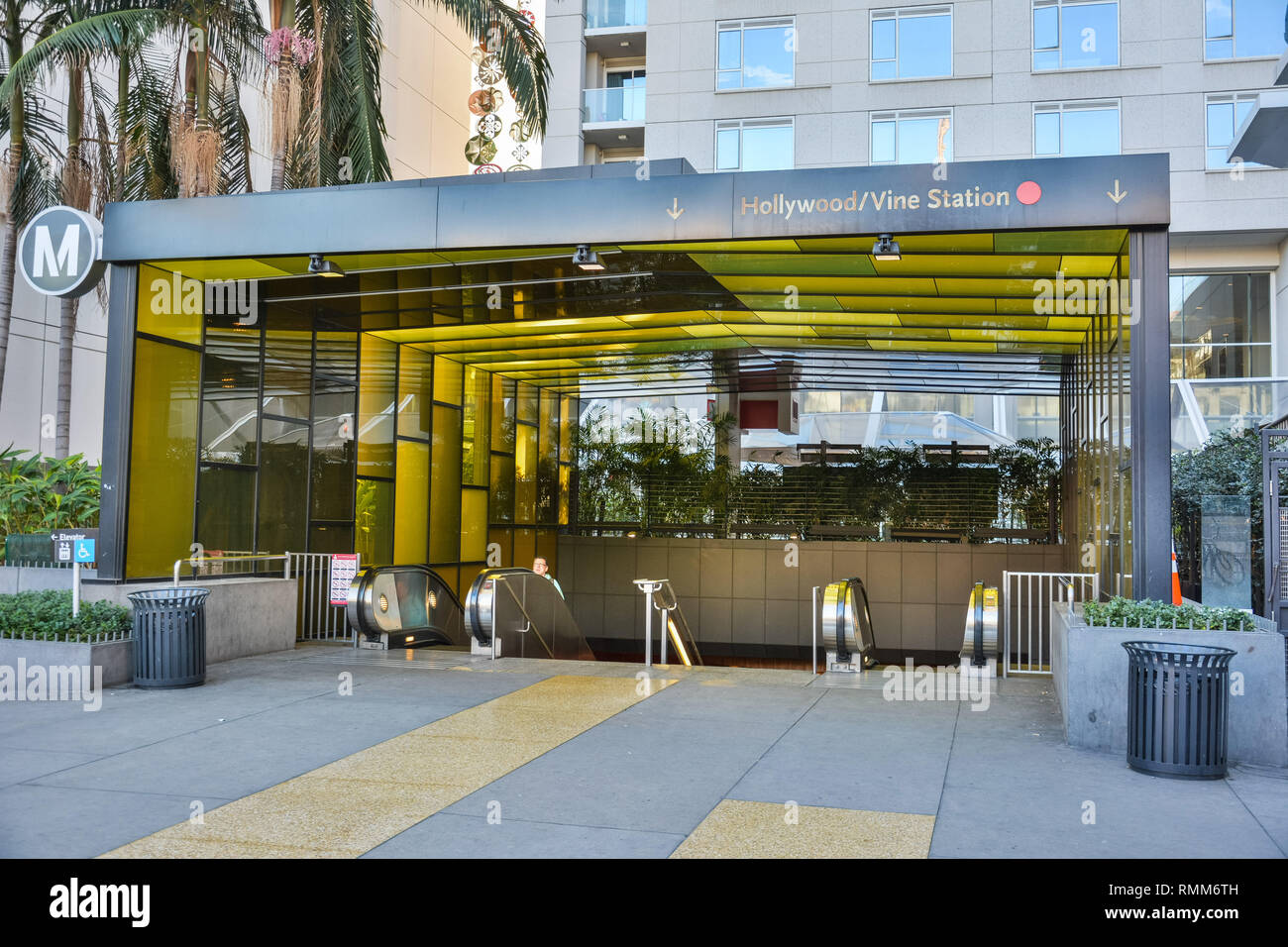 Los Angeles, Californie, États-Unis d'Amérique - 8 janvier 2017. Entrée de la station de métro Hollywood/Vine à Los Angeles, CA. Banque D'Images