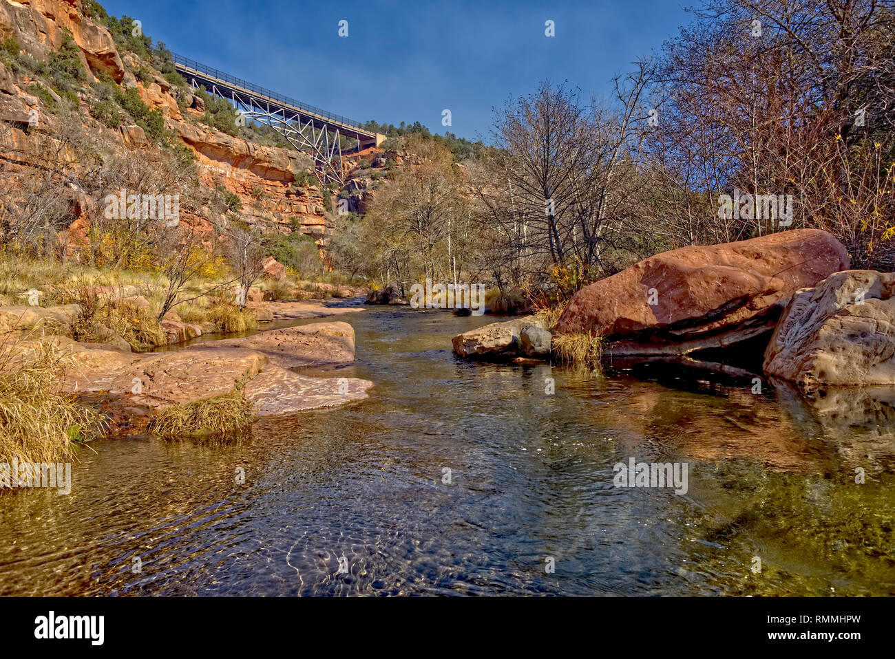 Vu du pont Midgley, Oak Creek de Sedona, Arizona, United States Banque D'Images