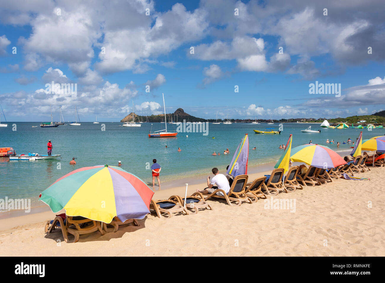 Vue de la plage, plage de Reduit, Rodney Bay, Gros Islet, Saint Lucia, Lesser Antilles, Caribbean Banque D'Images