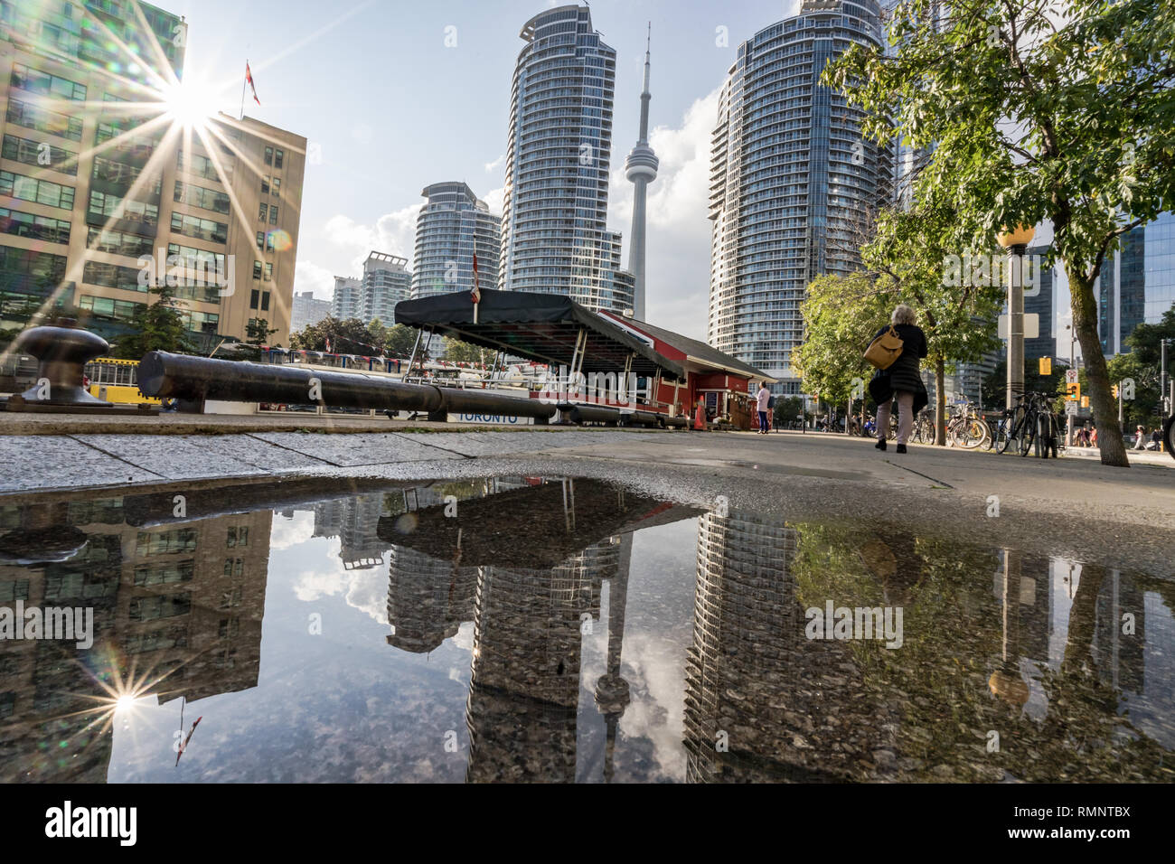 Réflexions d'un paysage urbain Toronto Canada Banque D'Images