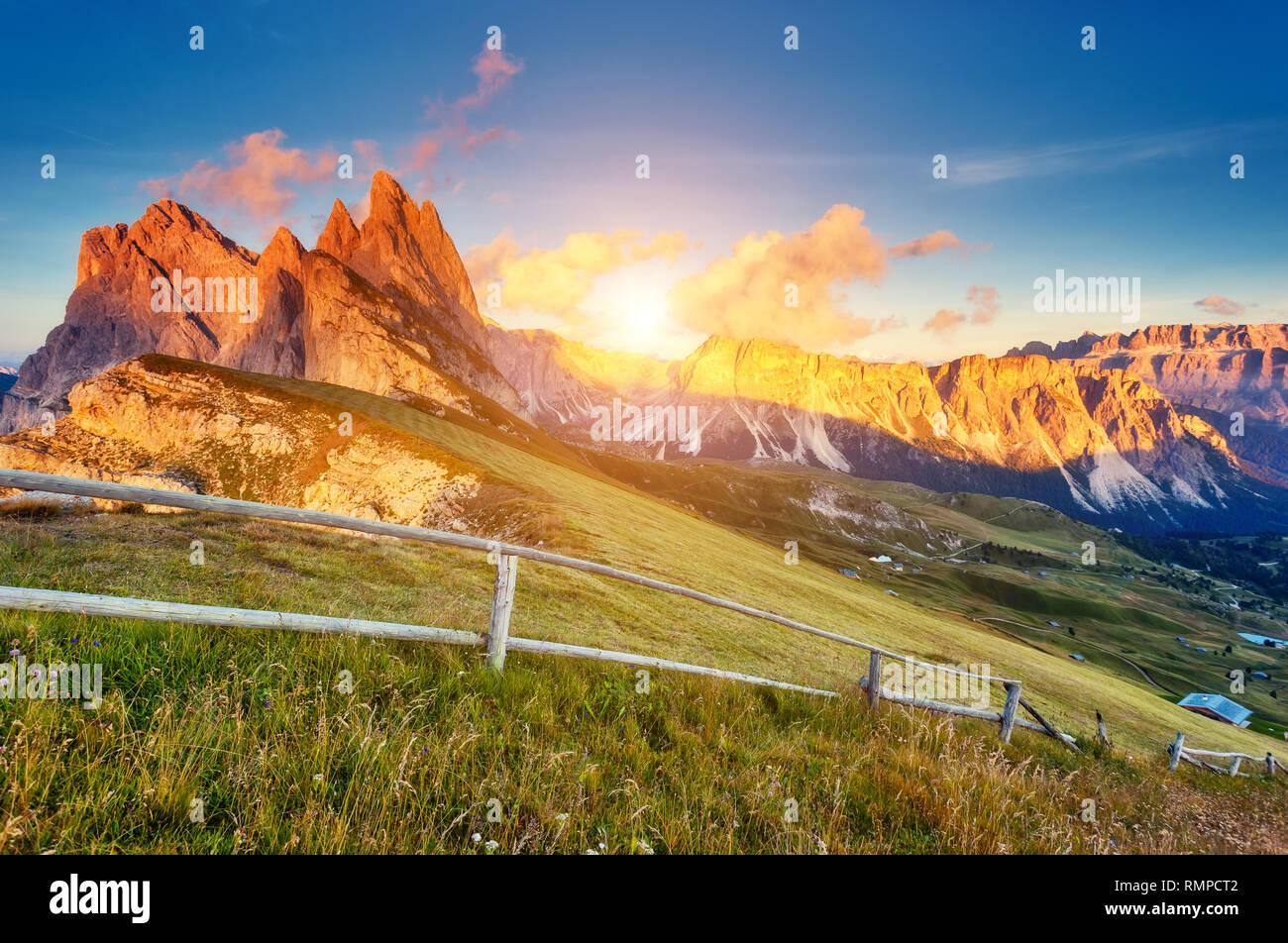 Avis sur l'Odle - groupe Geisler et Pizes de ridge Cir. La vallée du Parc National de Val Gardena. , Dolomites Tyrol du Sud. Location Ortisei, S. Cristina, ita Banque D'Images