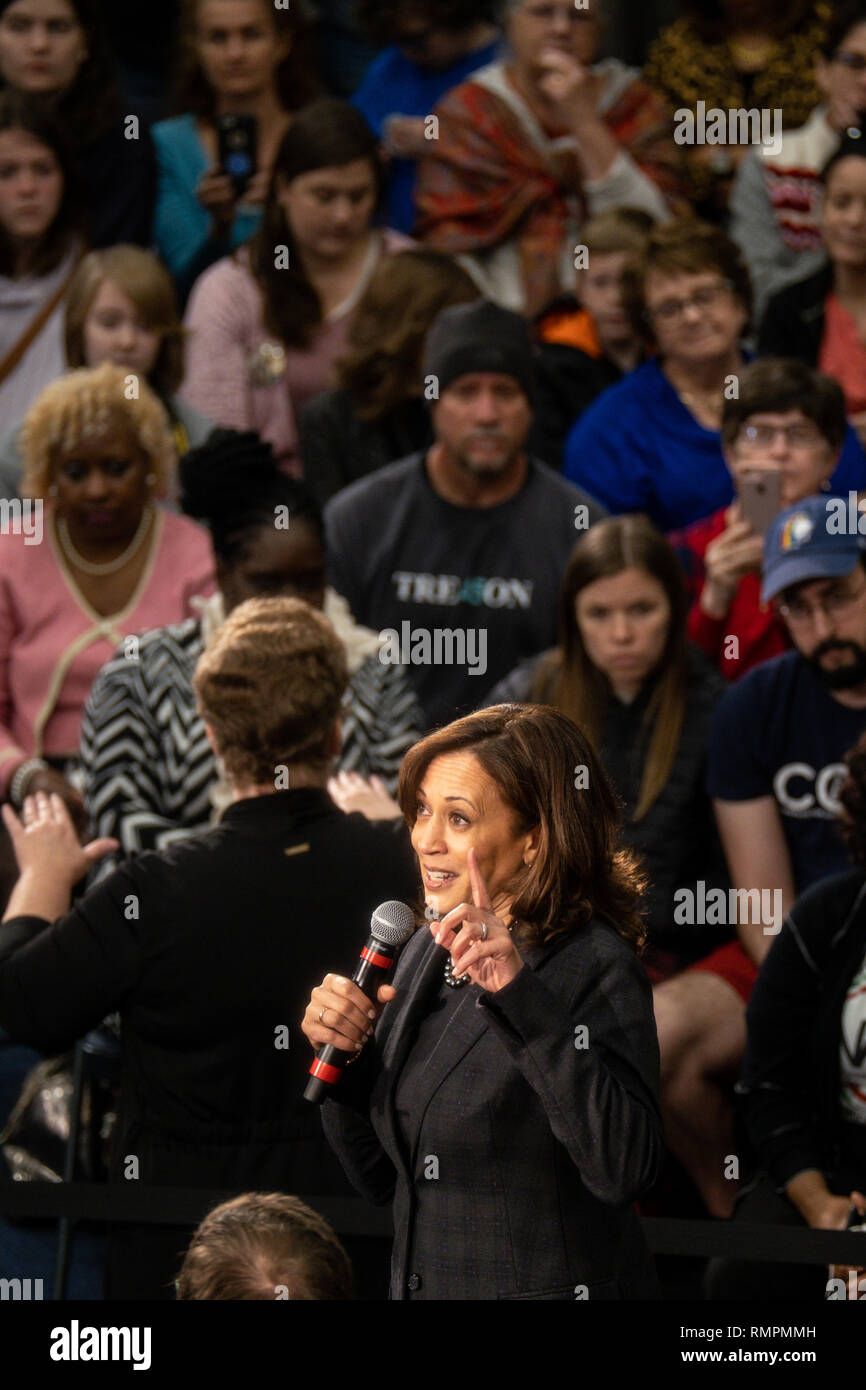 North Charleston, États-Unis. Feb 15, 2019. Le sénateur Kamala Harris adresse un événement de ville lors de sa campagne pour l'investiture présidentielle démocratique le 15 février 2019 à North Charleston, Caroline du Sud. Caroline du Sud est la première primaire démocrate du sud à la course présidentielle. Credit : Planetpix/Alamy Live News Banque D'Images