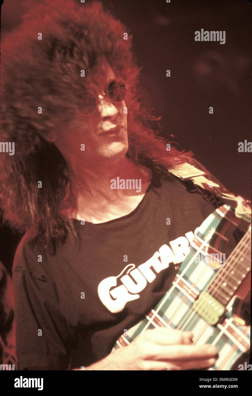 Guitariste Blues Saraceno est montré sur scène pendant un concert en direct  de l'apparence Photo Stock - Alamy