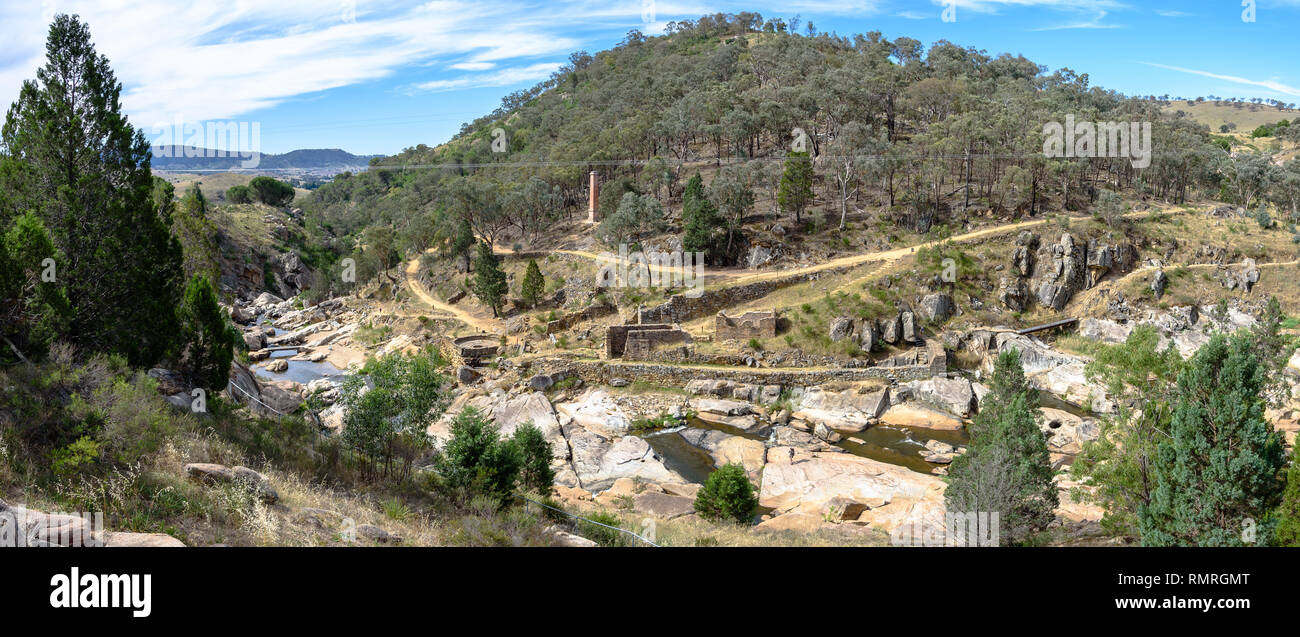 L'Adelong Gold Mill Ruins sur une journée ensoleillée Banque D'Images