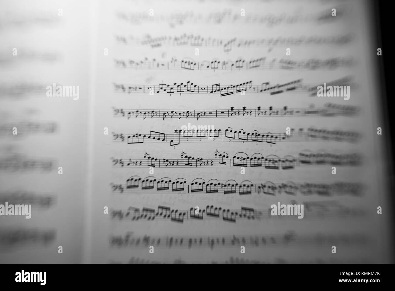 Partition de musique classique avec l'accent sur le bâti central de transmettre l'intensité de l'accent ou concept Banque D'Images