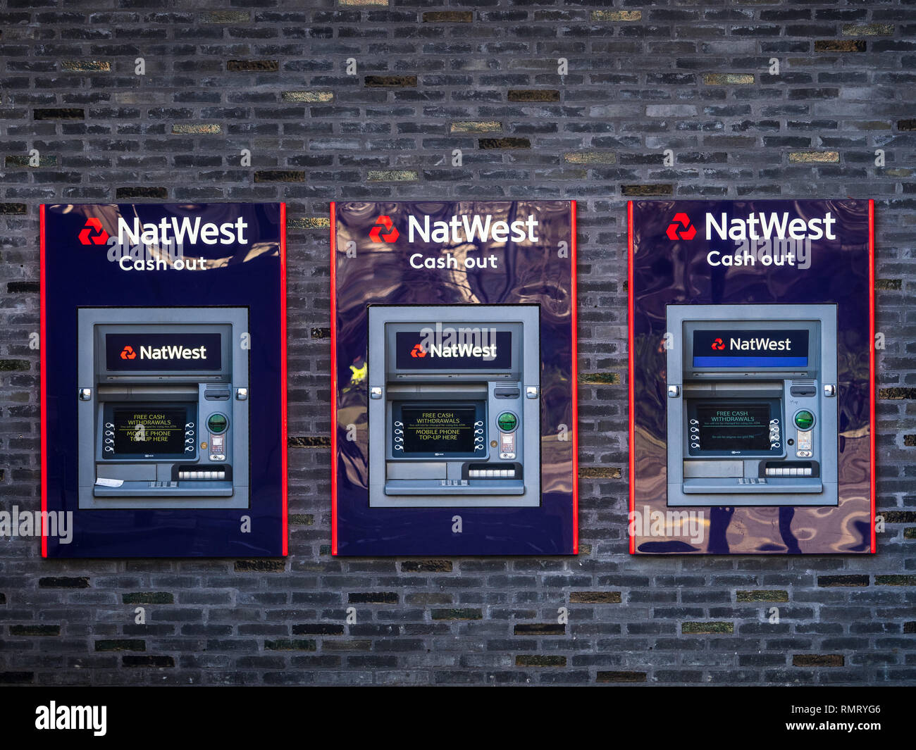 Distributeur de Natwest machines à la succursale de Londres Banque D'Images