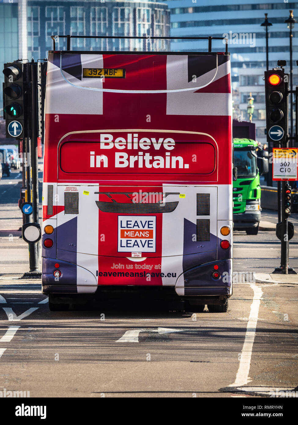 Brexit Laisser Bus - Campagne laisser croire en Grande-Bretagne Bus dans le centre de Londres près de la Maison du Parlement Banque D'Images